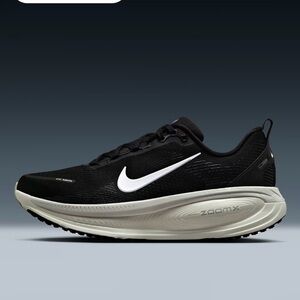 Nike Vomero 18 Men’s NWT US 11